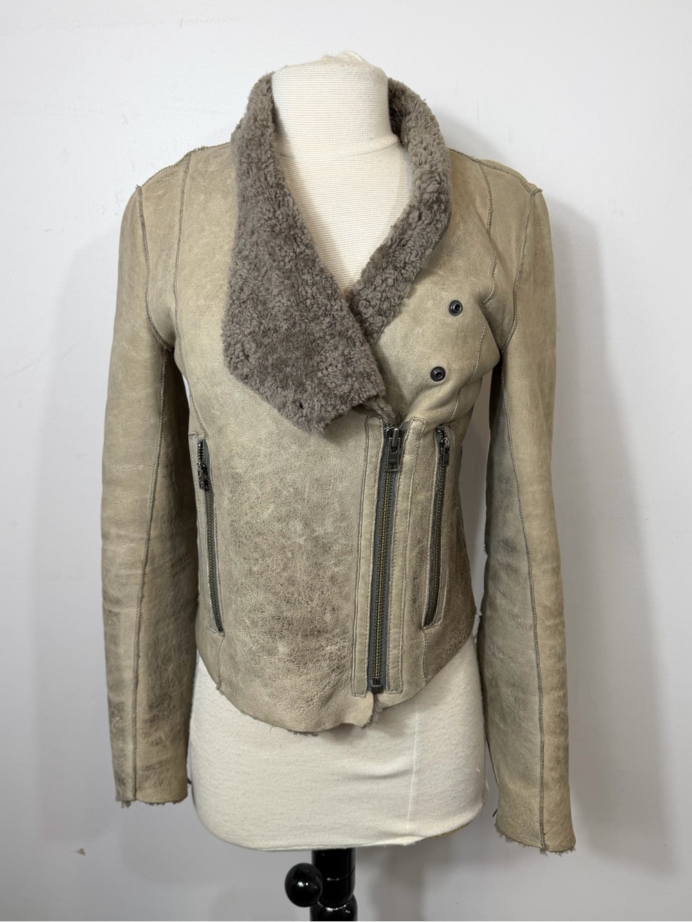 Helmut Lang Shearling Leather Moto Jacket Taupe Gray Cropped Size P US size XS